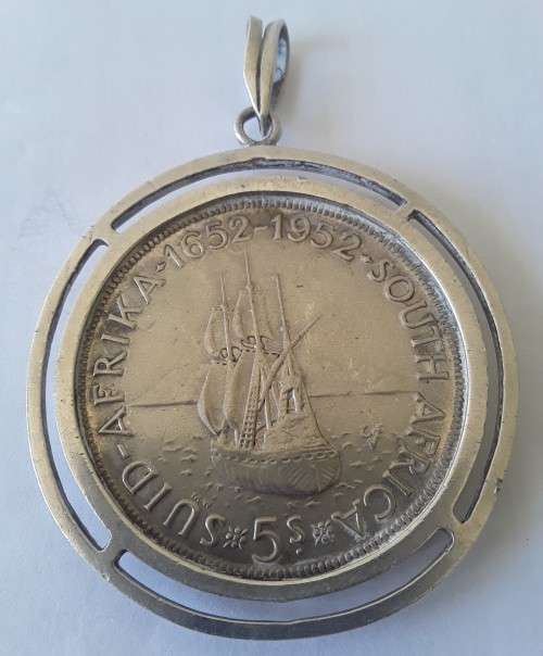 Silver South Africa 1952 5 Shilling Set In a Solid Silver Pendant. 45mm. 38.7 grams.