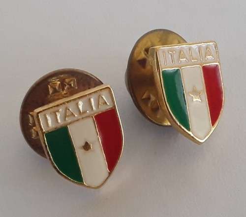 4 x Vintage Enameled Lapel Badges. Pins intact.