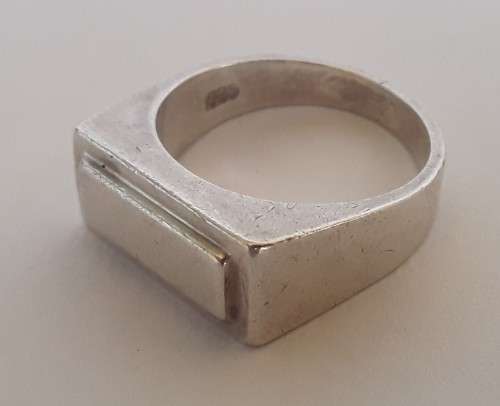 Vintage Solid Sterling Silver Modernist Ring. Size K. 7.9 Grams.