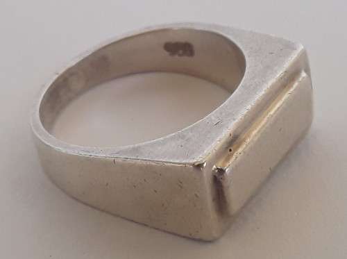 Vintage Solid Sterling Silver Modernist Ring. Size K. 7.9 Grams.