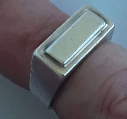Vintage Solid Sterling Silver Modernist Ring. Size K. 7.9 Grams.