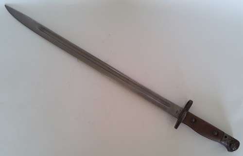 WW1 Pattern 1907 Sword Bayonet By Sanderson With Scabbard.  Dated 1918.