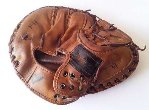 Gloves Mitts Vintage 1950 s Wilson Eddie Sadowski Leather Baseball Catchers Mitt. was listed for 0.00 on 7 Sep at 20 46 by ManCaveMan in Cape Town ID 593263883