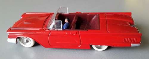 Boxed Dinky Toys (DeAgostini) Die Cast Cabriolet Ford `Thunderbird`. No. 555. 118 mm.
