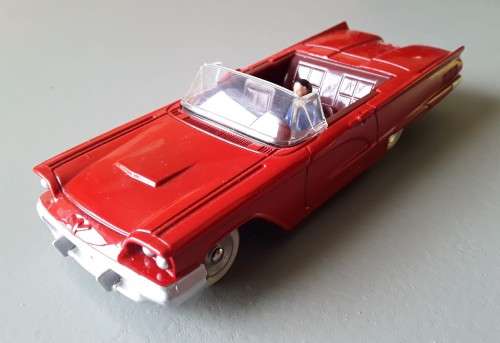 Boxed Dinky Toys (DeAgostini) Die Cast Cabriolet Ford `Thunderbird`. No. 555. 118 mm.