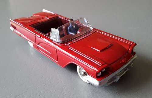 Boxed Dinky Toys (DeAgostini) Die Cast Cabriolet Ford `Thunderbird`. No. 555. 118 mm.