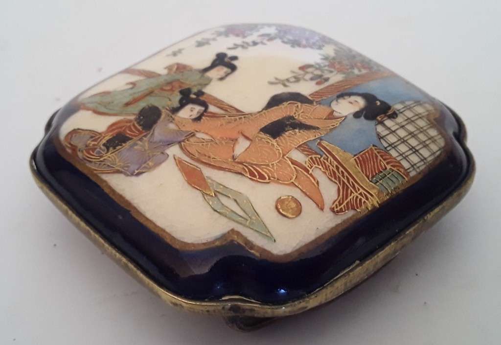 Superb Antique Japanese `Satsuma` Hand Painted Porcelain Double Belt Buckle.