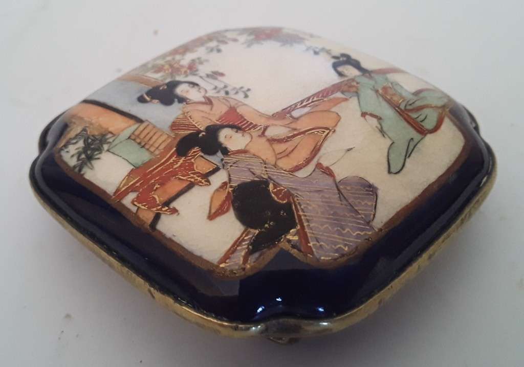 Superb Antique Japanese `Satsuma` Hand Painted Porcelain Double Belt Buckle.