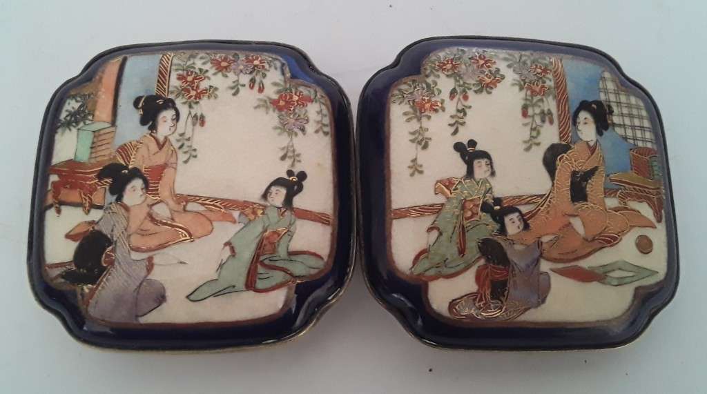 Superb Antique Japanese `Satsuma` Hand Painted Porcelain Double Belt Buckle.