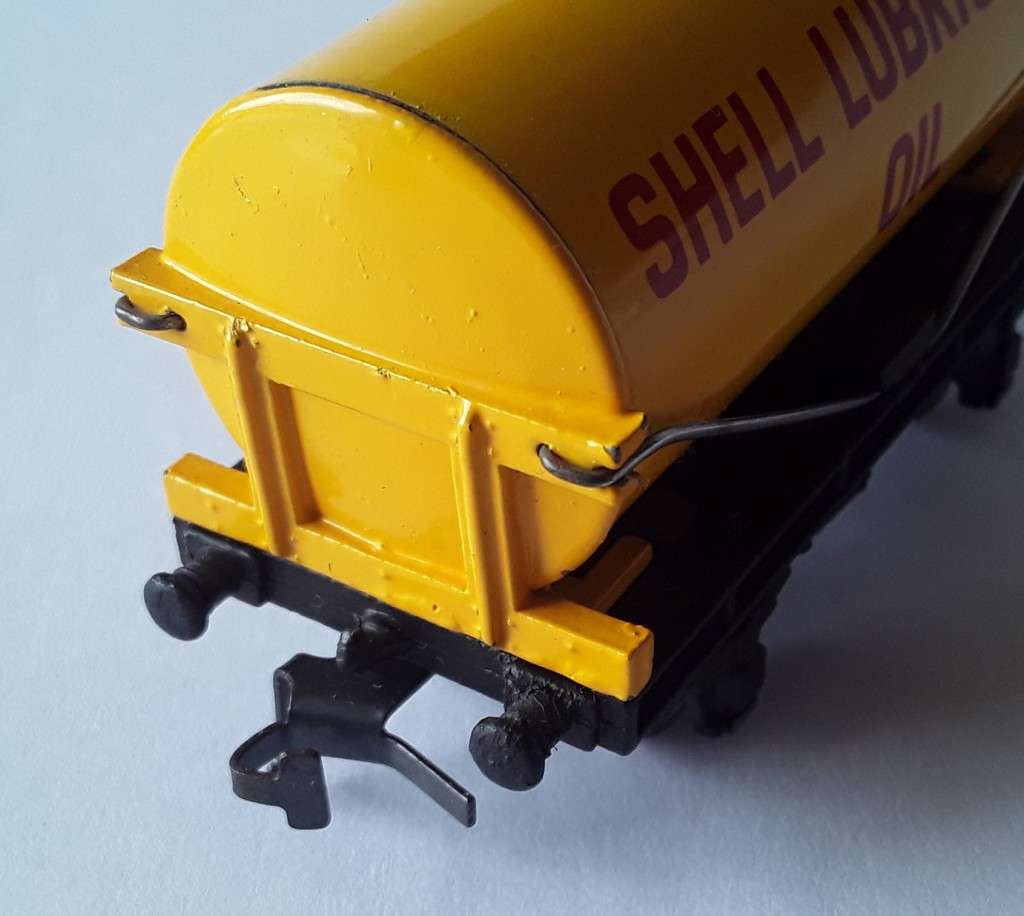 Hornby Dublo D1 Tank Wagon. `SHELL LUBRICATING OIL`. No : 32082. Mint in box.