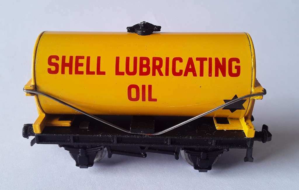Hornby Dublo D1 Tank Wagon. `SHELL LUBRICATING OIL`. No : 32082. Mint in box.