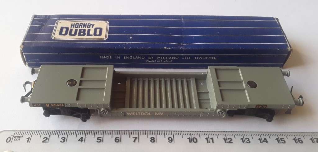 Hornby Dublo 40-Ton Bogie Well-Wagon, BR No : 32053. Mint in box.