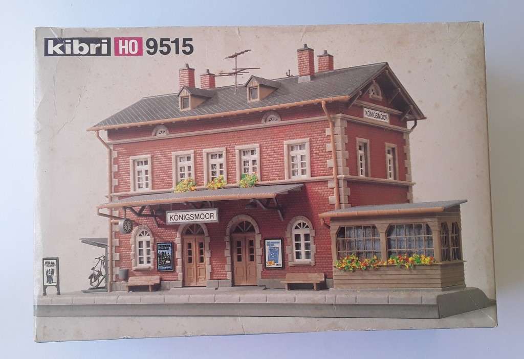 Kibri `Koningsmoor Station` Kit. HO Scale. NO : 9515. 25 x 15.5 x 14cm. Mint in box.