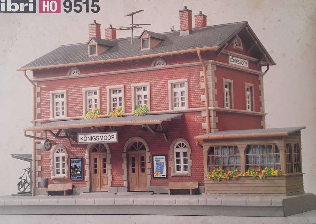 Kibri `Koningsmoor Station` Kit. HO Scale. NO : 9515. 25 x 15.5 x 14cm. Mint in box.