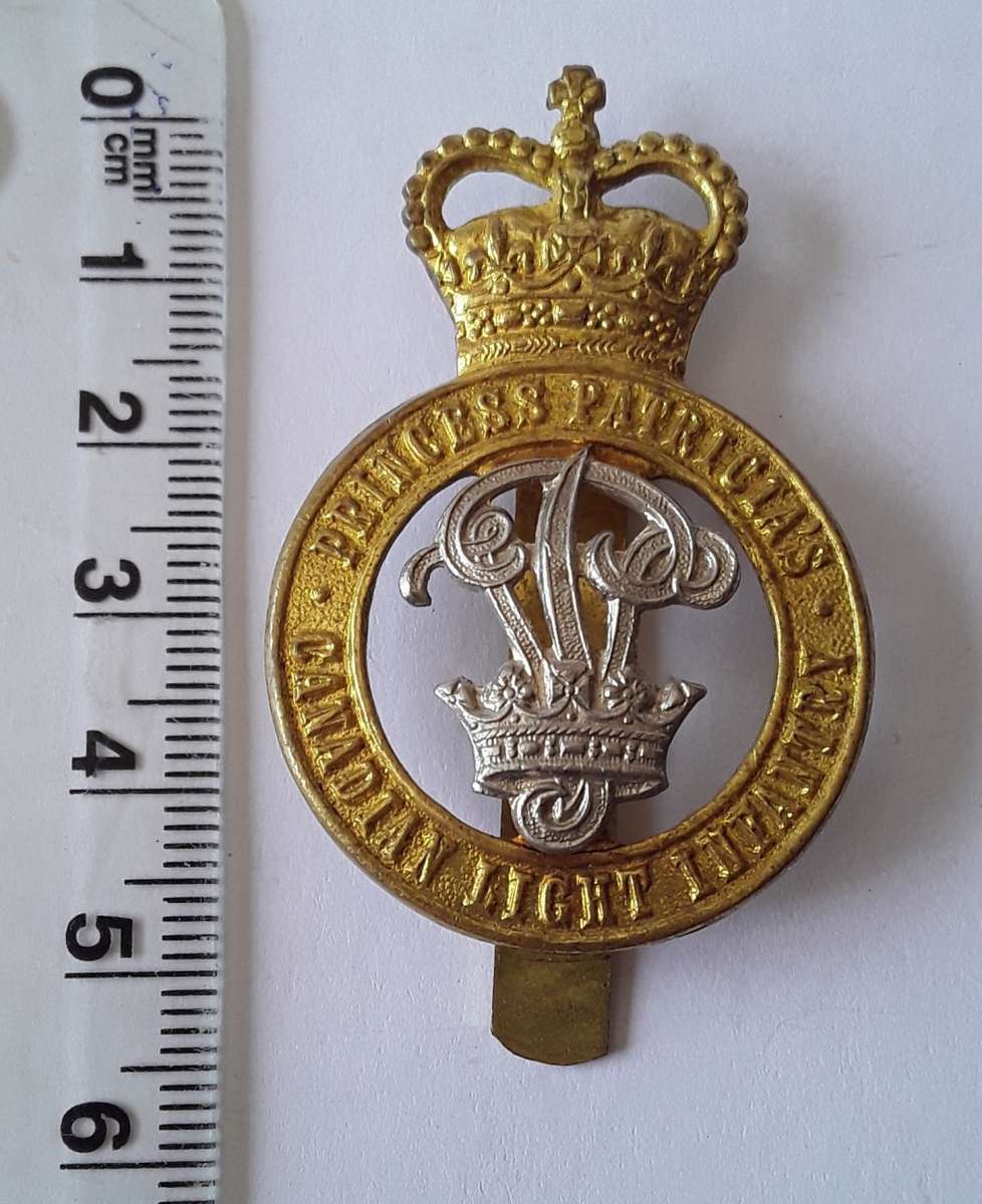 Princess Patricia`s Canadian Light Infantry Cap Badge. Slide Intact.