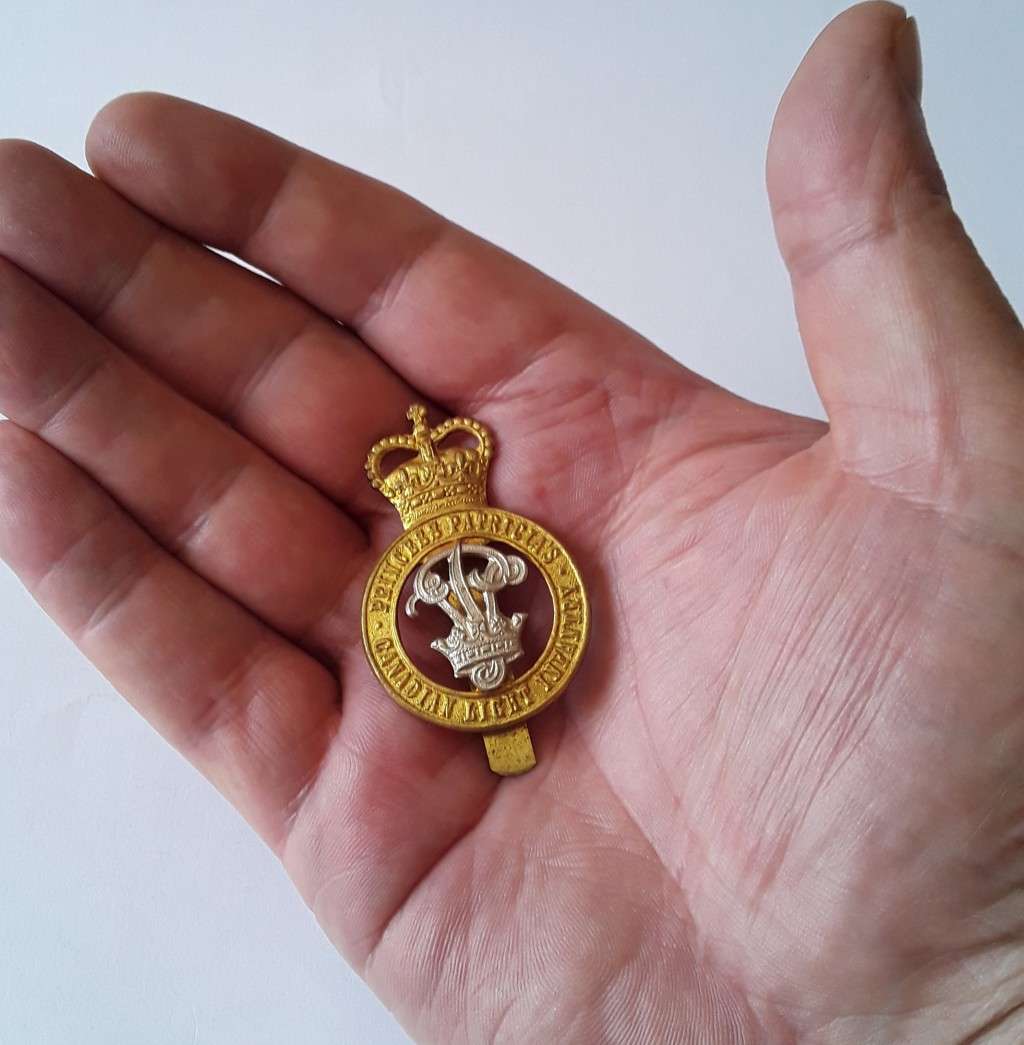 Princess Patricia`s Canadian Light Infantry Cap Badge. Slide Intact.