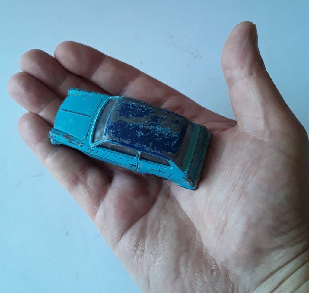 Vintage Corgi Toys Die Cast Austin A.40. No : 216.