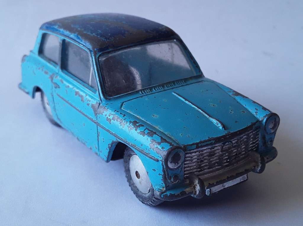 Vintage Corgi Toys Die Cast Austin A.40. No : 216.