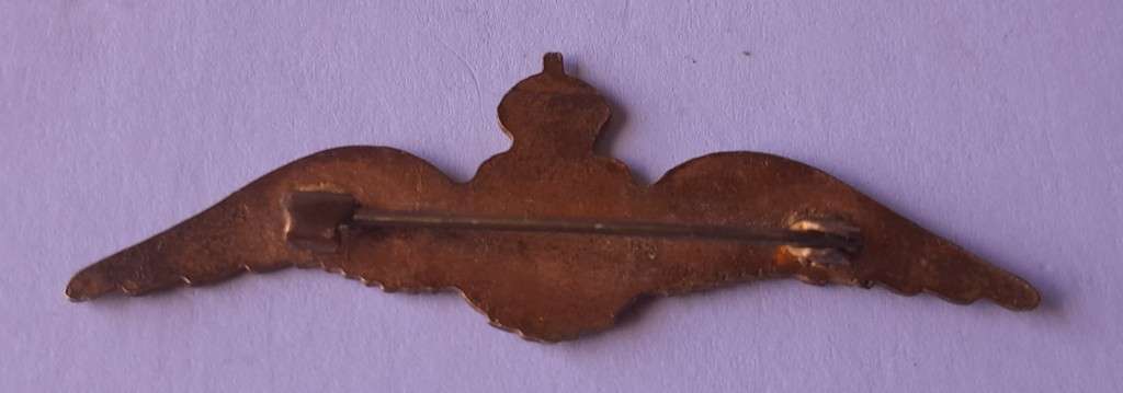 WW2 RAF Enamel Sweetheart Badge.