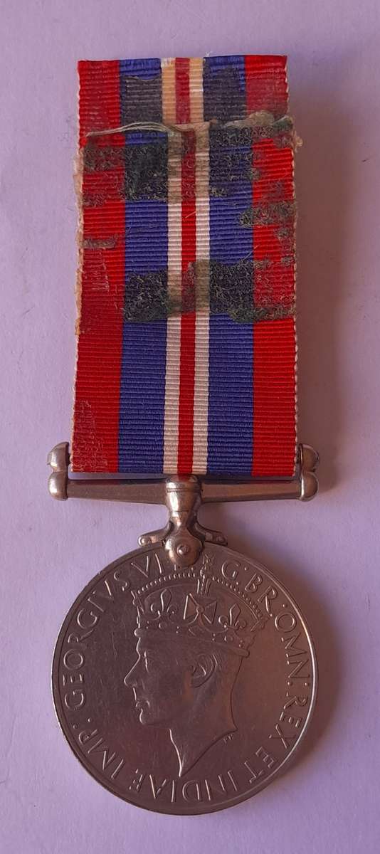 WW2 War Medal 1939-1945 To `175829 H. Vollenhoven`.