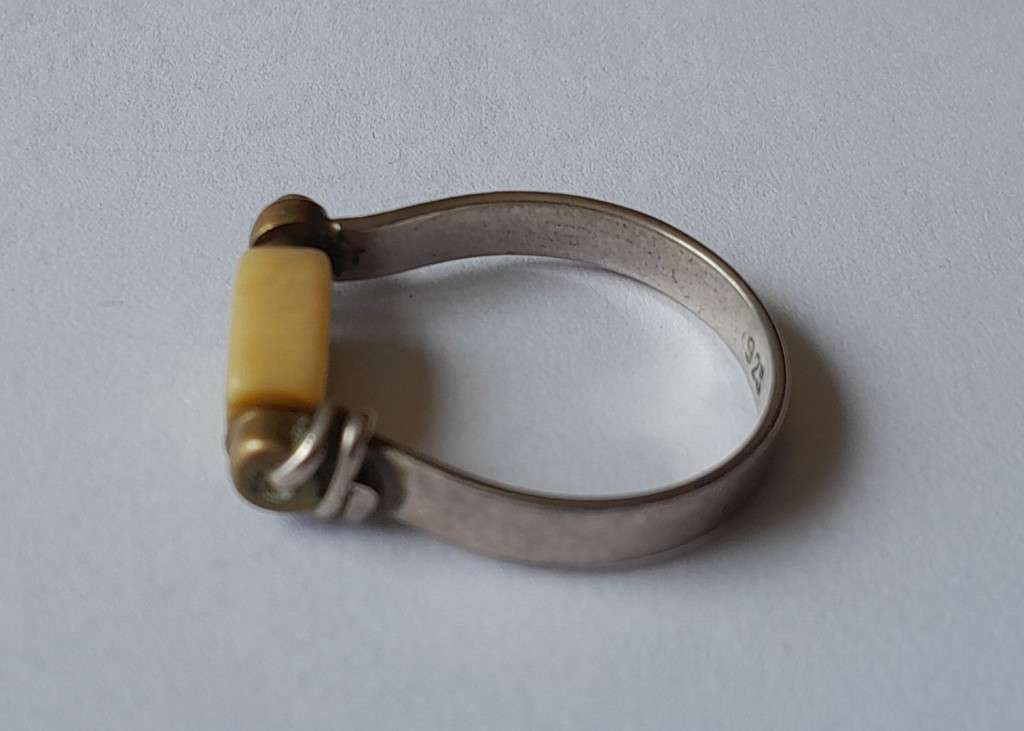 A Vintage Solid Sterling Silver Ring With Unique Swivel Bone Design.