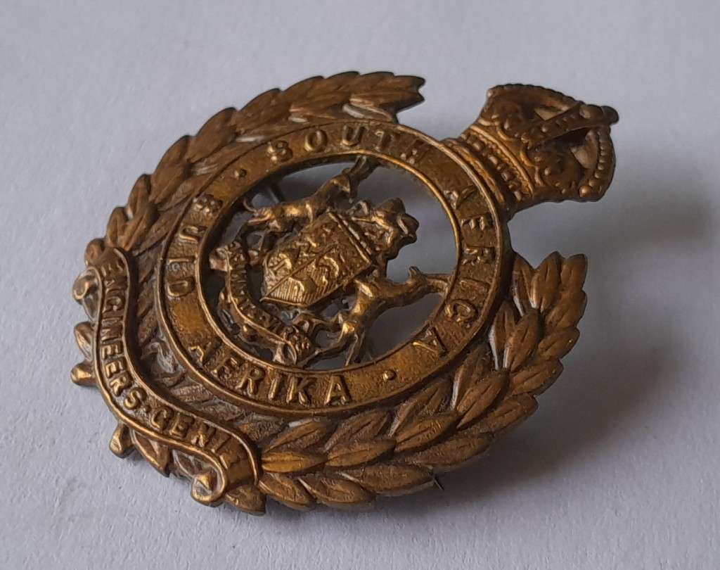 WW2 SA Army Engineer Corps Cap Badge. Clasp Intact.