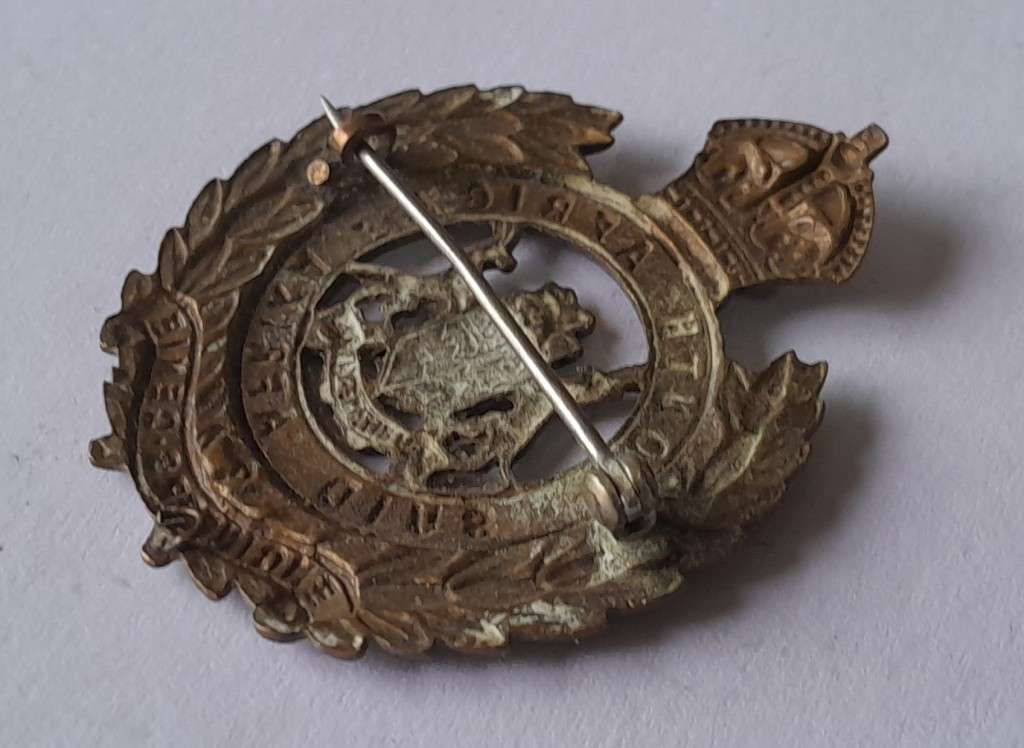 WW2 SA Army Engineer Corps Cap Badge. Clasp Intact.