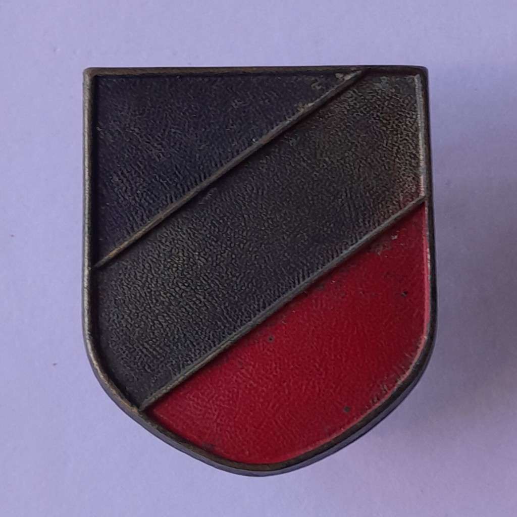 WW2 German Wehrmacht Afrika Korps Pith Helmet Badge. Pins Intact.