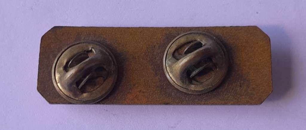 SADF Marksman Qualification Badge /`Skiet Balkie` (Silver). Pins Intact.