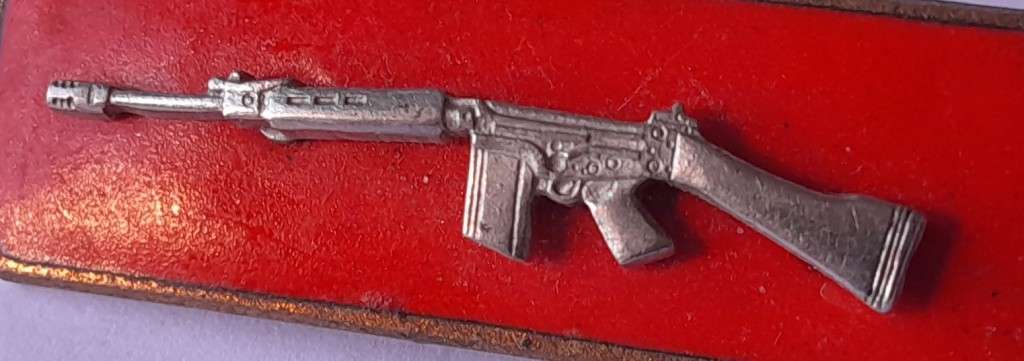 SADF Marksman Qualification Badge /`Skiet Balkie` (Silver). Pins Intact.