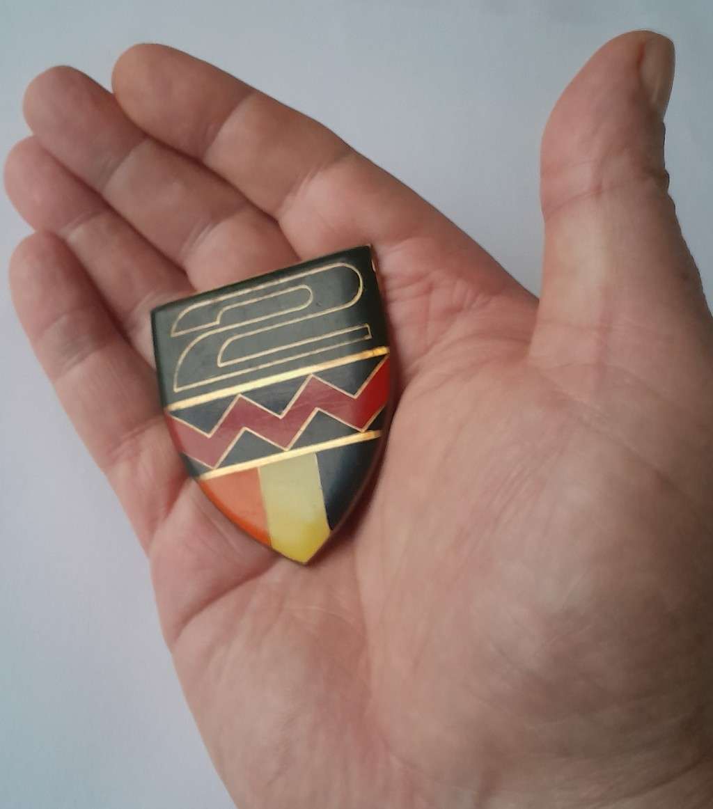 SADF 2 South African Infantry (2 SAI) Battalion Shoulder Flash.  No Pins.