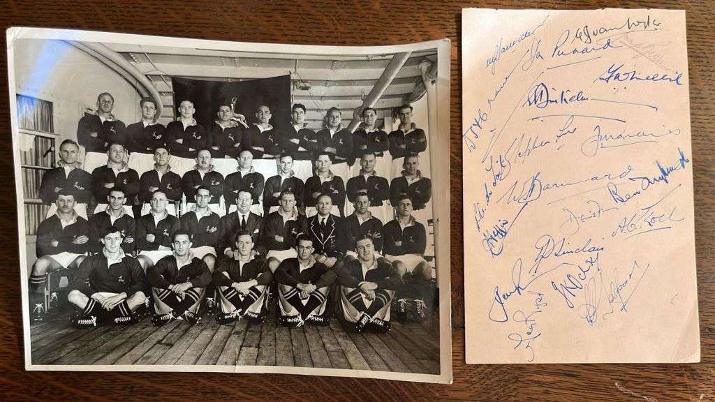 1951/52 Springbok Squad Original Team Photo and Signatures, details below