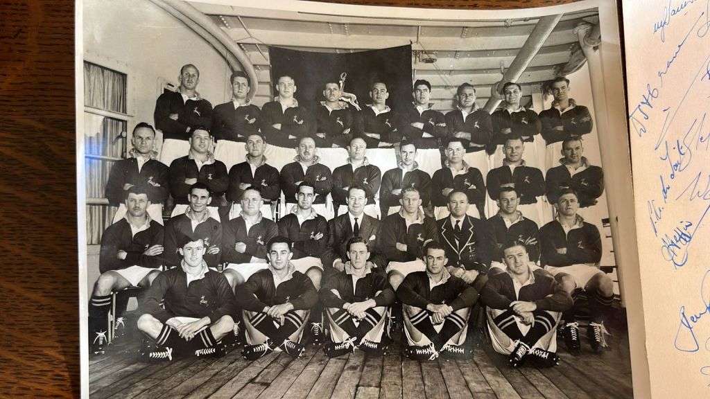 1951/52 Springbok Squad Original Team Photo and Signatures, details below