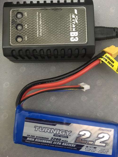 B3 Balanced charger with Turnigy 2200mah battery (3c) 11.1v