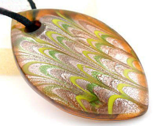 BEAUTIFUL MURANO GLASS OVAL PENDANT