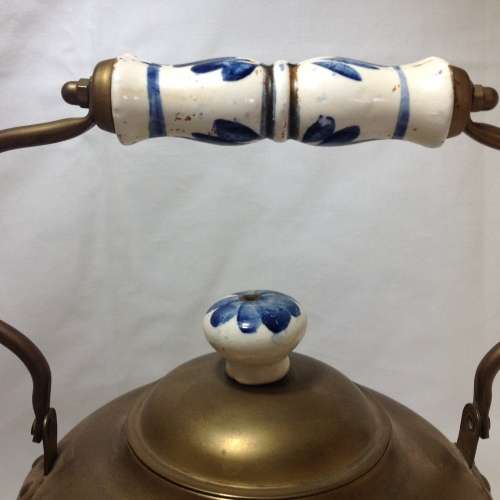 Brass kettle with ceramic handle