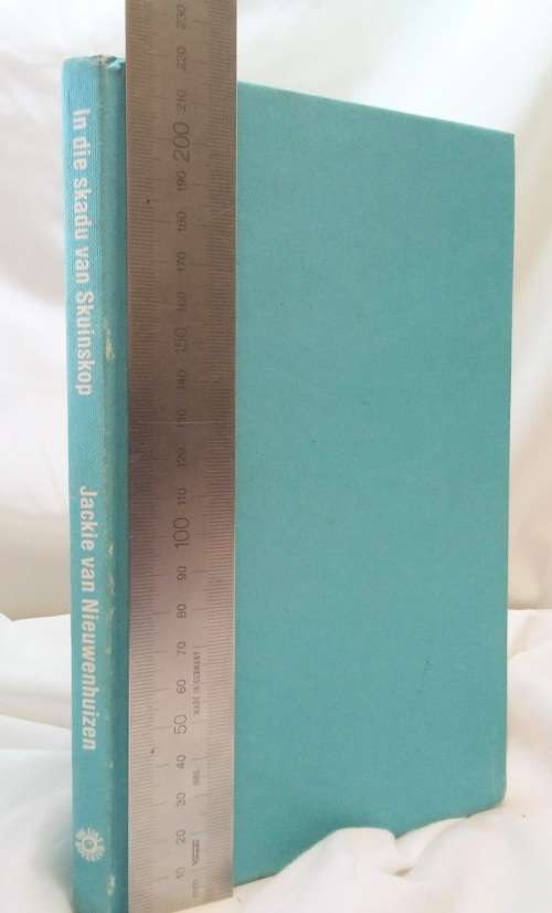 In die skadu van Skuinskop deur Jackie Niewenhuizen