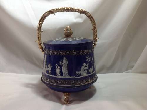 Beautiful biscuit barrel tin