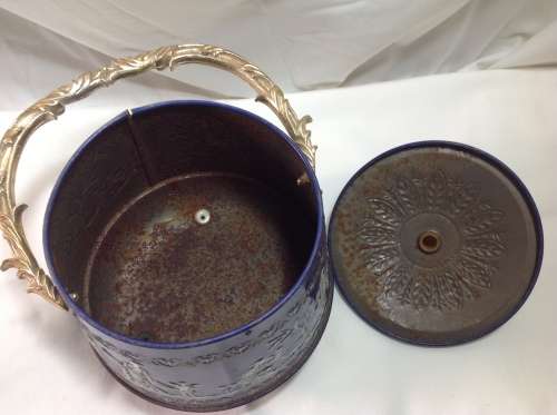 Beautiful biscuit barrel tin