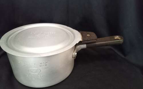 Vintage Aga (AGALUXE) Aluminium Saucepan with Lid.