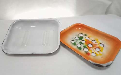 Vintage enamel soap dish