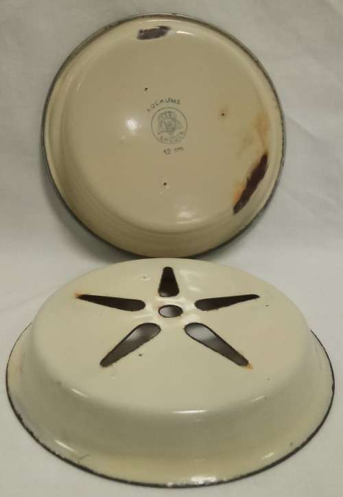 Most unusual vintage Kockums enamel soap dish