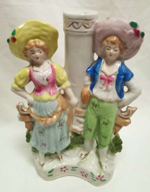 Gorgeous vintage fine porcelain couple ornament in very good condition