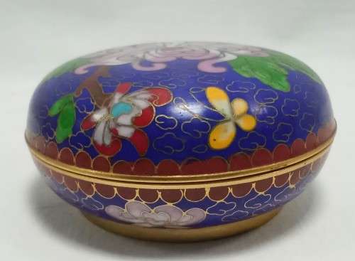 Beautiful Vintage Cloisonne trinket box