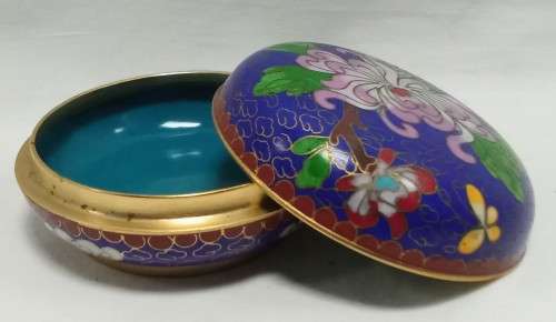 Beautiful Vintage Cloisonne trinket box