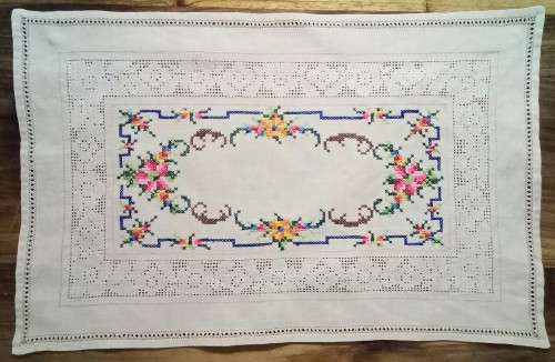 Beautiful Vintage tray cloth