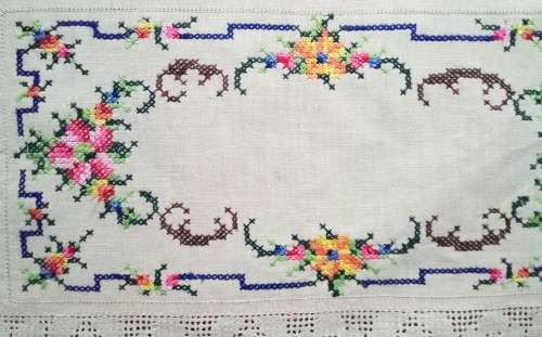 Beautiful Vintage tray cloth