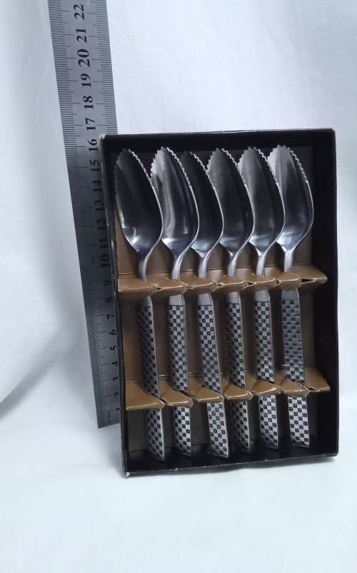 Six vintage Grapefruit spoons in original box