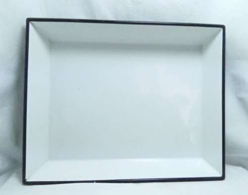 Oh what a find! Beautiful large oblong enamel dish