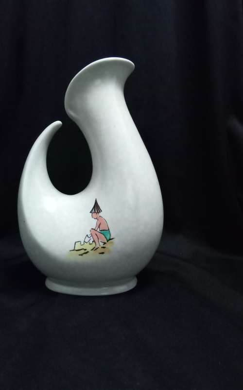 Lovely kitsch CROWN DEVON `Seaside` vase